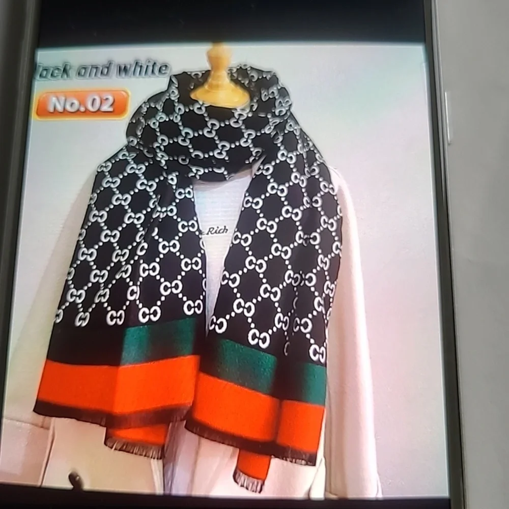 SCARF - Picture 5 of 6